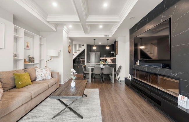 Etobicoke 2 Bedroom Townhouse Close to Waterfront - Foto 8