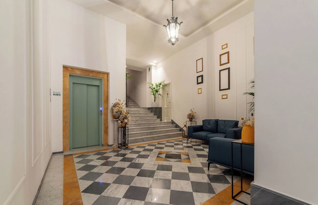 JOIVY Exclusive 2-Bedroom Villa with Private Garden - 5 minutes from the Colosseum - Photo 9