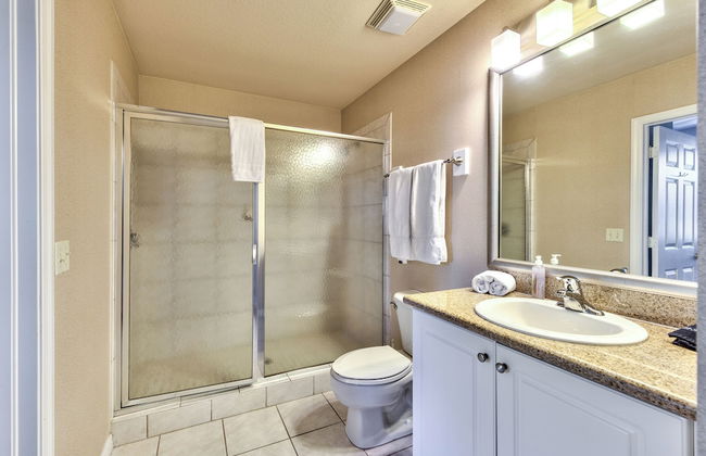 Asiago Vacation Rental at Lely Resort. Newly Furnished 2-Bedroom Condo with Stunning Lake & Golf Views. Spacious Retreat with Private Lanai, Resort Pool, Hot Tub and Gym Access - Foto 19