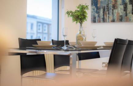 2 bed flat, sleeps 8, driveway, 5 Mins to Brixton - Foto 59