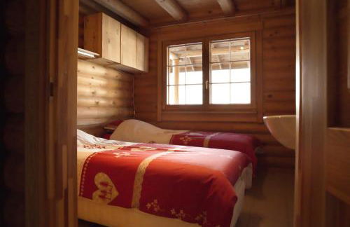 CHALET JACUZZI PRIVE, TERRASSE et VUE MONTAGNE DANS CAMPING 3 ETOILES - Foto 8