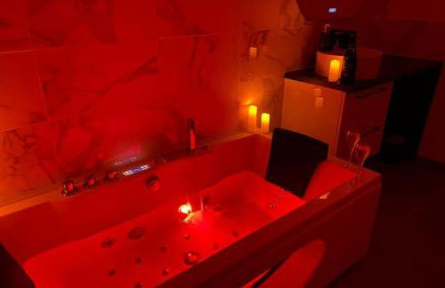 Trog'Love: Balnéo détente dans une troglodyte - Foto 6