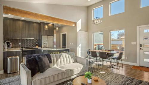 Timber & Tin G 2Bed 2Bath w Pool & Rooftop Deck - Foto 3