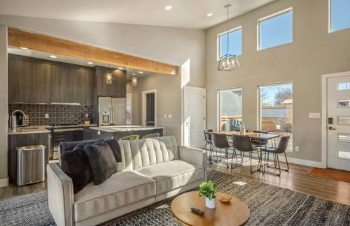 Timber & Tin G 2Bed 2Bath w Pool & Rooftop Deck - Foto 12