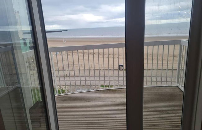 Beautiful 3-bed Apartment in Swansea - Photo 21