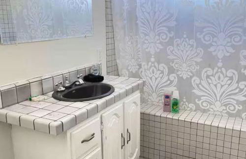 Beautiful 4BD and 3BA Pool Jacuzzi Vacation Home - Foto 31