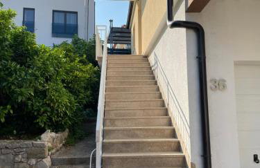 Palada House with a Private Pool - Photo 21