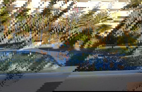 Apartmentsleeps4-pool-bbq-garden-ac - Foto 9