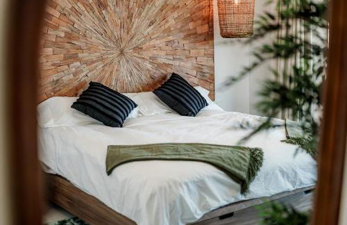 Villa Vida - Luxury Panorama Seaview Penthouse in Organic-Boho Design with Pool, Gym, Spa - Photo 21