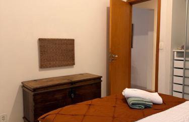 5 adultos, 2 quartos, Apartamento espaçoso em Copacabana, 5 minutos da Praia, metrô na Porta e garagem - Foto 11