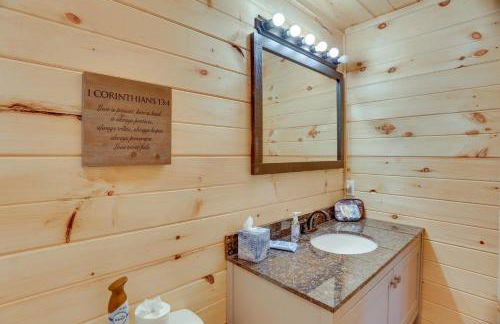 Mtn-View Gem Flat Rock Retreat with Deck and Grill! - Foto 21