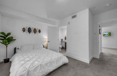 Amazing, Spacious Unit, Heart LA - Photo 5
