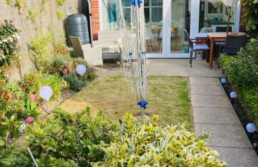 Stunning Seafront House with garden and private parking - Foto 71