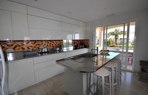 Villa Moana Lagune 4 chambres, 4 salles de bain, piscine privative chauffée à 30 degrés toute l année, balnéo, terrain de pétanque privé, ping-pong - Foto 12
