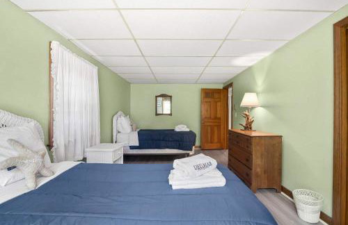 Great location with Water Views - Foto 18