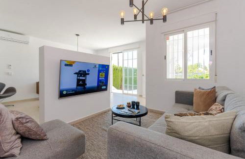 Modern villa with Heated Pool & BBQ Next to the Beach - Foto 14