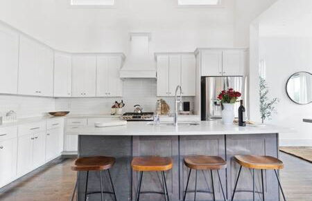 The Maple House - Huge Backyard & Mins to Broadway - Foto 27