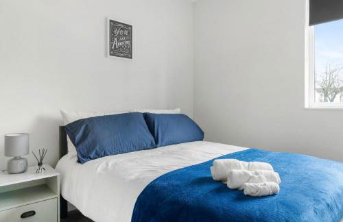 Lovely 2 Bedroom House - Free Parking - Accommodation near QMC Hospital & University of Nottingham - Suitable for Short Stays & Long Stays - Photo 33