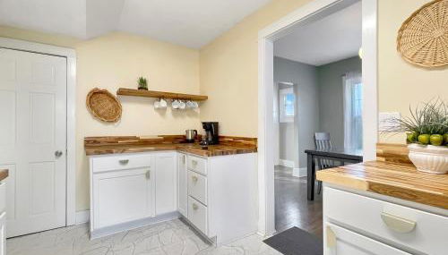 2BR Family Charmer Duplex near Drake - Foto 3