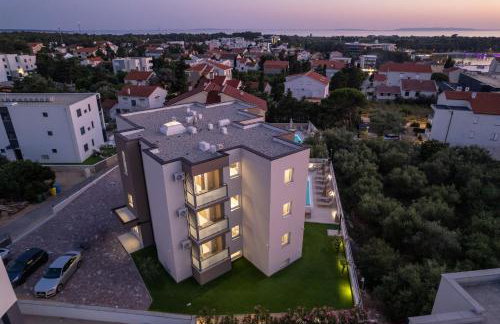 Poolside Hideout Apartments - Photo 94