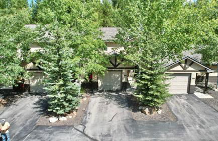 Grandmas Hideaway - walk to downtown, private hot tub, pet friendly with patio - Foto 33