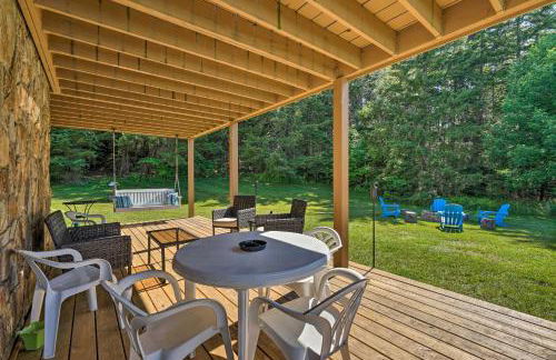 Family Winter Retreat with Hot Tub 14 Mi to Slopes! - Foto 37