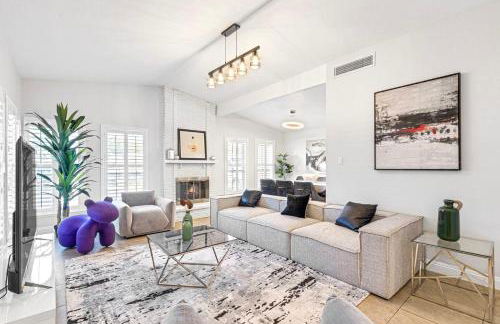 Vacation Home in Vegas w Pool 2 mile to Strip - Foto 1