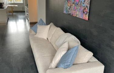 TruRetreats Design Loft für 8 Personen I Riesige Küche I eCharger I 65z SmartTV I 150qm - Foto 11