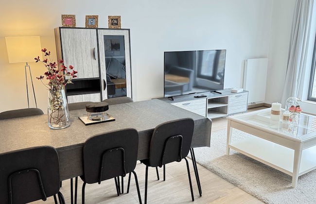 Spacious 3BR 2/5 BA Near Diamond District by Oneluxstay - Foto 29