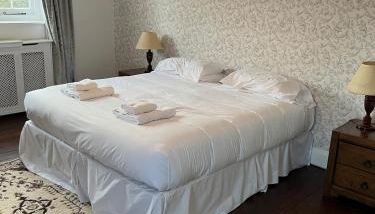 Croydon House - Photo 2