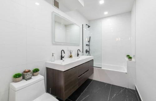 3BR Penthouse with Massive Private Rooftop - Foto 32