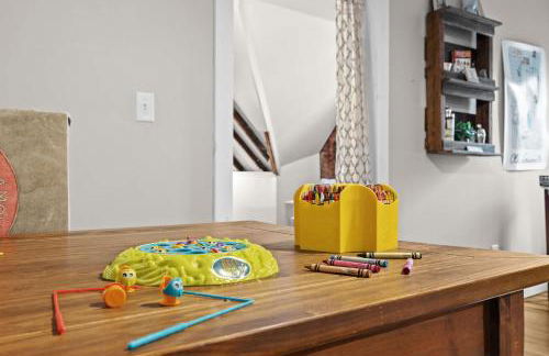 Cozy Top-Floor Retreat in the Heart of Louisville - Photo 23