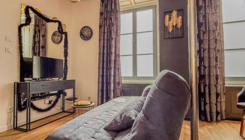 T2 en centre-ville d'Illiers-Combray - parking- lit king size - terrasse - Foto 4