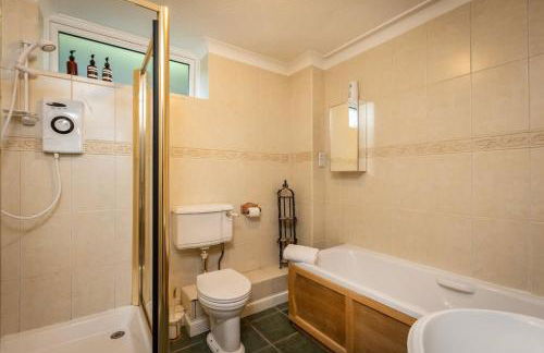 Fabulous High Street Townhouse With Stunning Views & Parking at 'Eagles Nest' - Foto 22