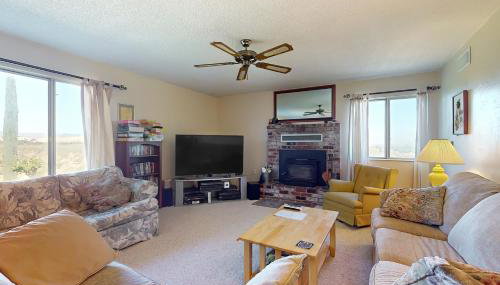 Hilltop Sierra-View Home Ranchito Retreat with Pool - Foto 3