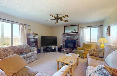 Hilltop Sierra-View Home Ranchito Retreat with Pool - Foto 3