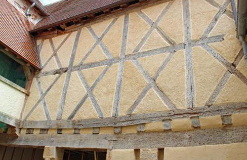 Charmante maison médiévale au cœur d'Hérisson - FR-1-489-606 - Foto 12