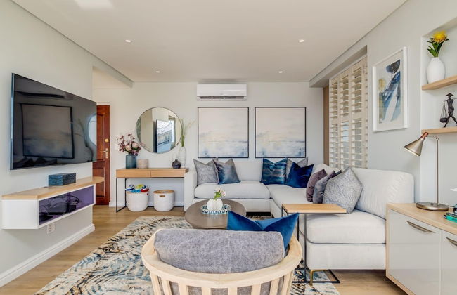 Exquisite Mouille Point Apt by Golf Course Serene Suite - Photo 5