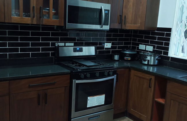 4 Bedrooms Family House Sakumono - Photo 14