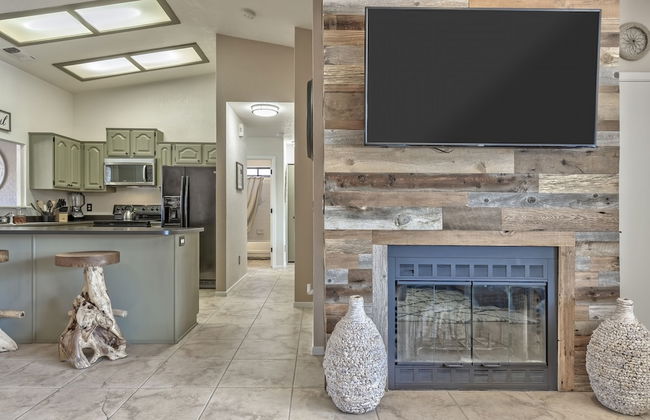 Luxurious Home with Red Rock Views - Foto 25