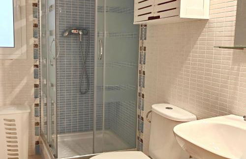 Piso nuevo y céntrico con piscina en Sant Carles de la Rápita - Foto 11