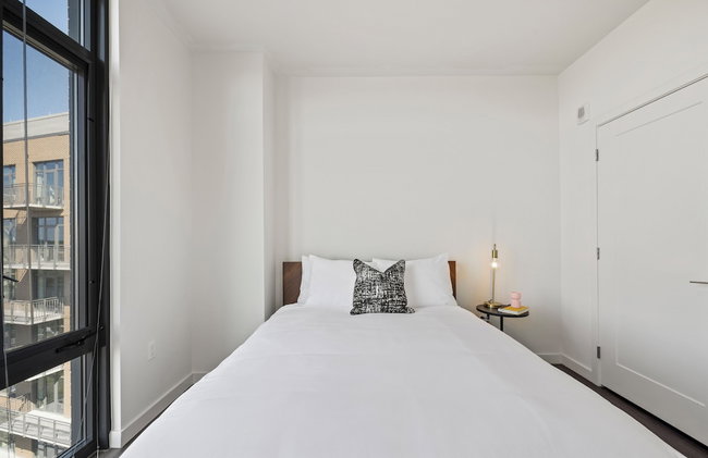 Placemakr Marymount Ballston - Photo 32