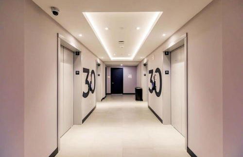 Exclusive Condo w Beautiful City Views and Full Amenities! - Foto 38