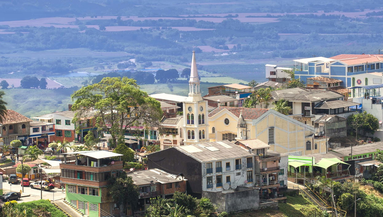 Volo privato in parapendio sul Triangolo del Caffè