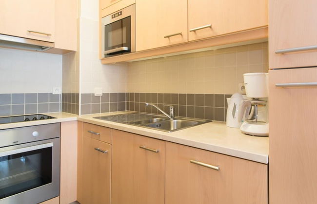 Apartment With Harbour Chanel View - Photo 4