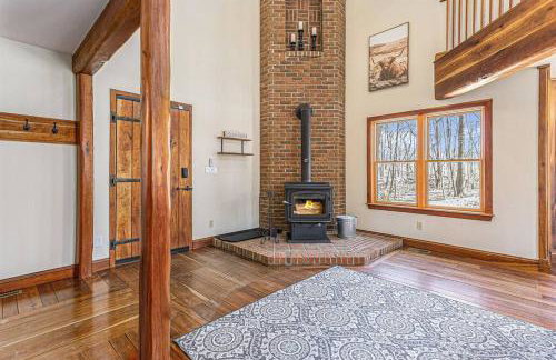 The Hopkins Hideaway - 40 Acres with trails, Arcades, Hot Tub, Fire Pit - Foto 10