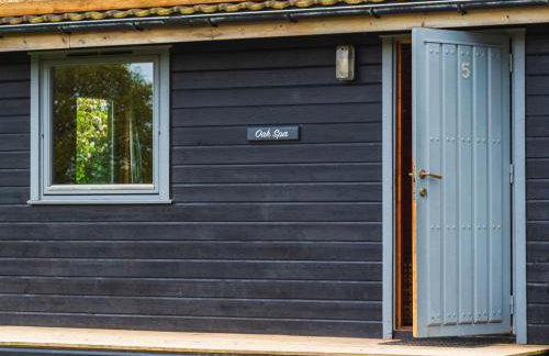 Chalet Lodge 6 - Hot Tub Lodge by Interhome - Foto 8