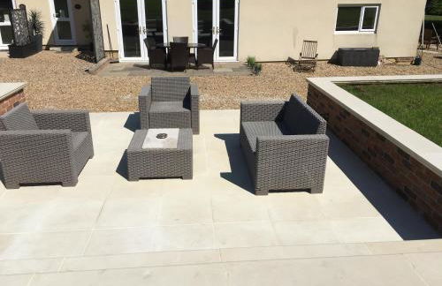 Stay at The Villa set in the grounds of a beautiful Manor House - Photo 18