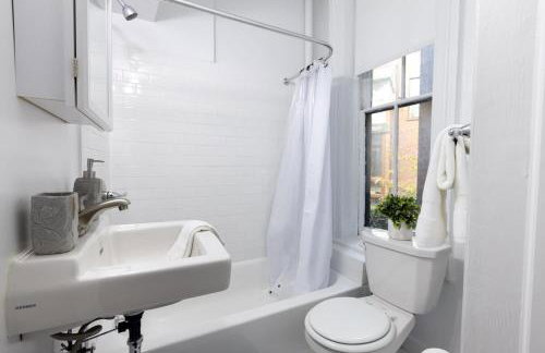 E10-1 Designer East Village Townhouse 1BR - Foto 25