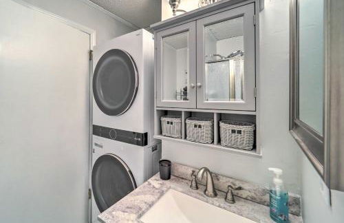 Newland Gem in Golf Community with Pool Access! - Foto 18